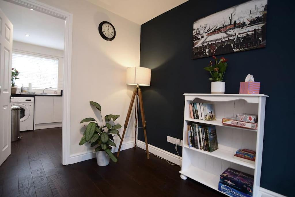 Loveyork Priory Apartment - Central With Parking Bagian luar foto