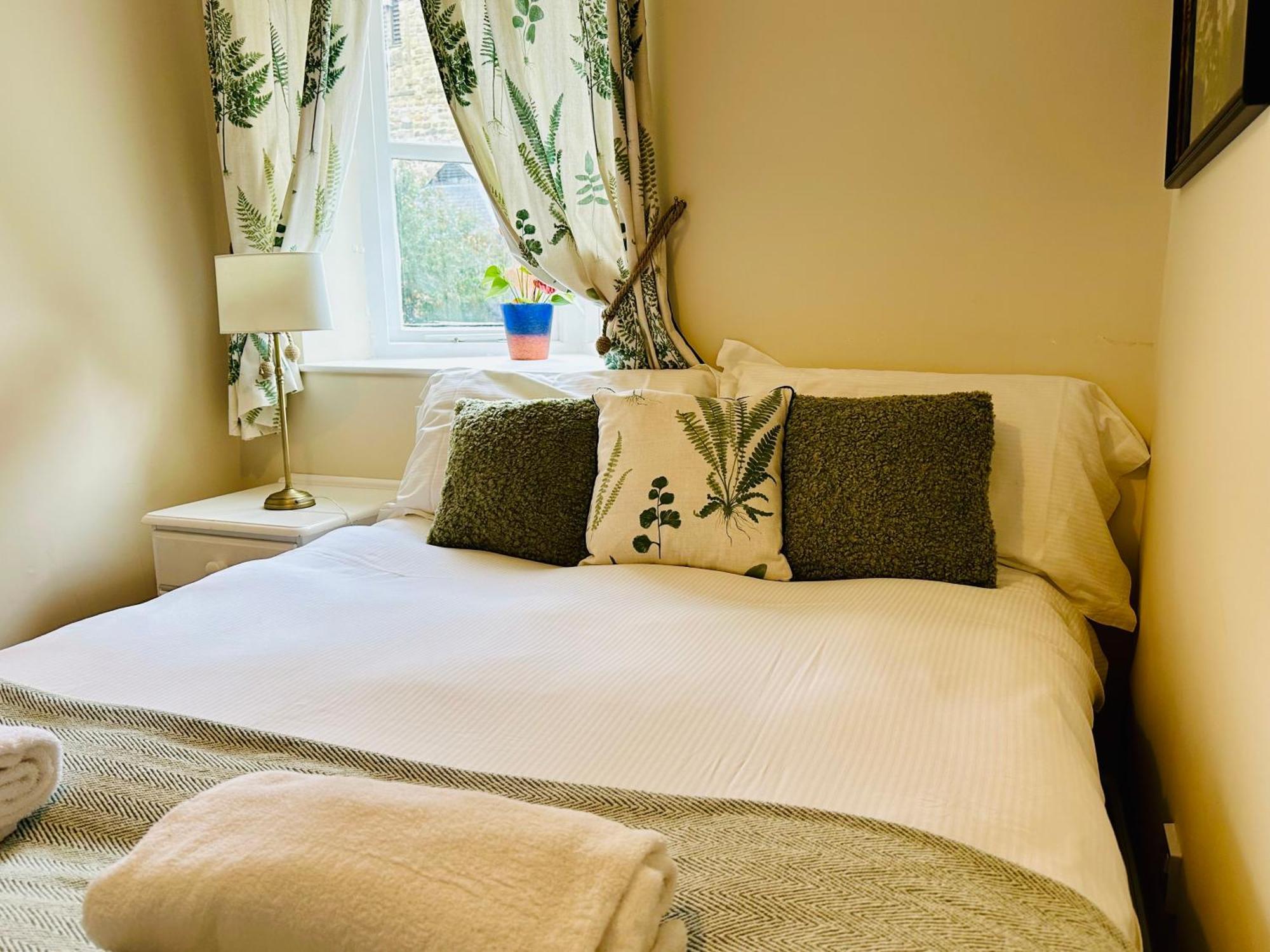 Loveyork Priory Apartment - Central With Parking Bagian luar foto